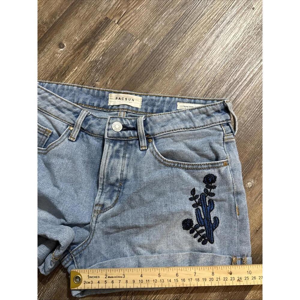PacSun Light Wash Boho Equestrian Western Cactus‎ Floral Denim Cutoff Shorts 24 - Picture 9 of 12